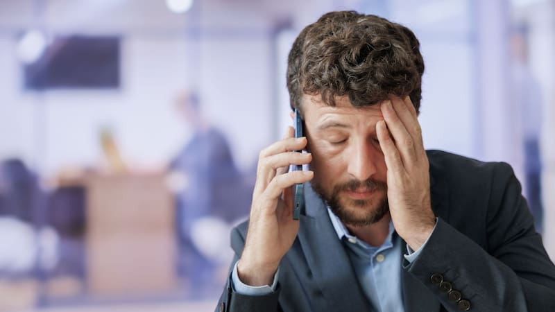 Las personas con baja inteligencia emocional tienden a usar estas frases, según Harvard.