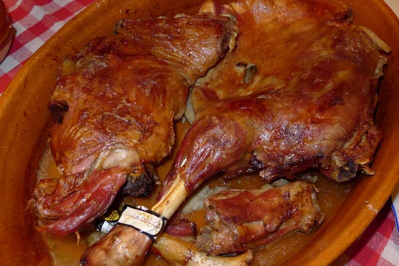Lechazo asado: sencilla receta para descubrir el sabor auténtico del cordero lechal. (Imagen: Wikimedia)