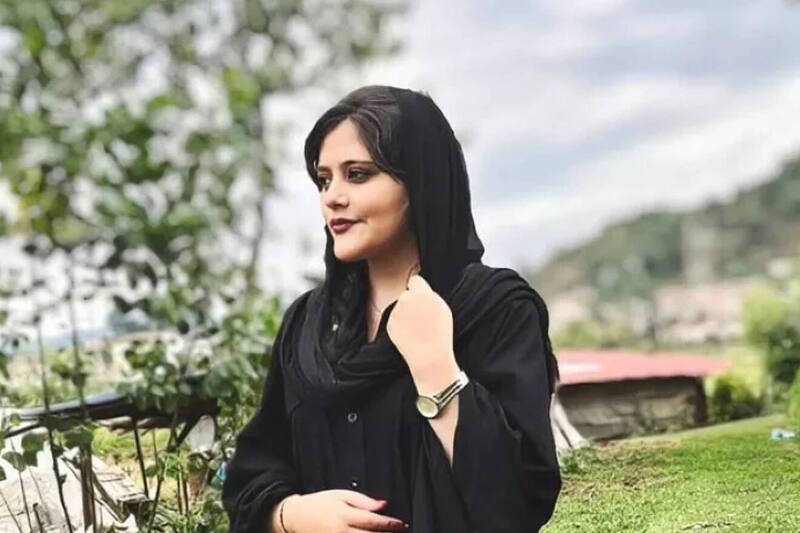 Mahsa Amini tenía 22 años. Estuvo internada tres días y murió.