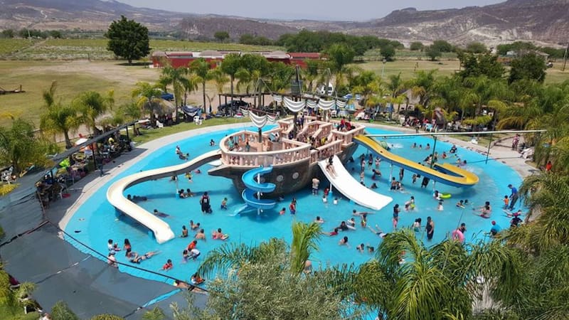 El Parque Rincón Verde tiene un impactante barco pirata.