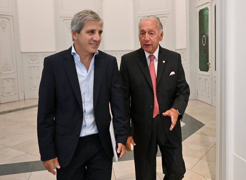 Caputo recibió el pedido de la UIA por la reducción impositiva