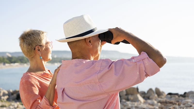 Para los expertos, existen 4 razones vitales que tienen que llevar a los adultos mayores a emigrar.