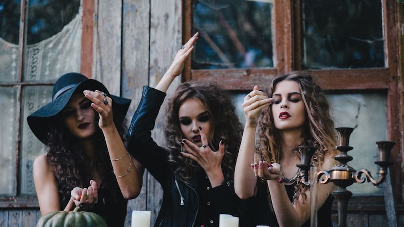 La práctica regular de este ritual fortalece la energía personal y te ayuda a mantenerte protegido contra energías negativas.