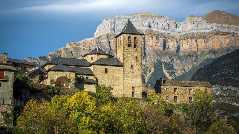Descubre el encanto de Benasque: un pueblito con naturaleza, cultura y aventura en un rincón de Huesca