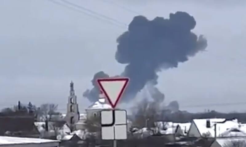 El impactante video del momento en que se estrella un avión militar ruso con 65 prisioneros de guerra. Foto: Captura