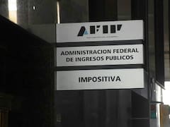 Procesan y embargan a una banda que emitió "facturas truchas" por $ 1138 M