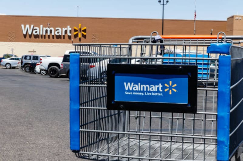 Para que servicios y productos no pueden utilizarse las tarjetas de regalo de Walmart. Fuente: archivo.