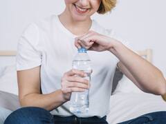 Las recomendaciones de los especialistas para tomar más agua y mantenerse hidratado