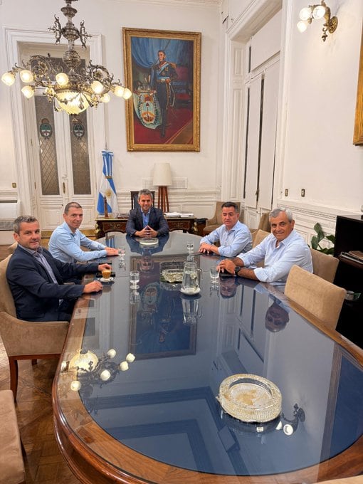 La lucha por la primera minoría: LLA sumó a otros tres legisladores a su bloque y se acerca a UP