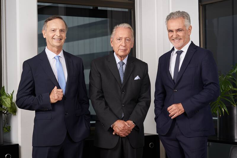 El consejo de fundadores del estudio: Carlos Lombardi, Daniel Funes de Rioja y Enrique Bruchou.