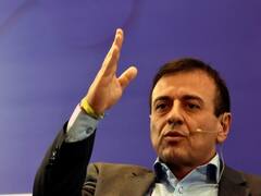 Imputaron a Quintana para investigar si benefició a su hermano en la colocación de deuda