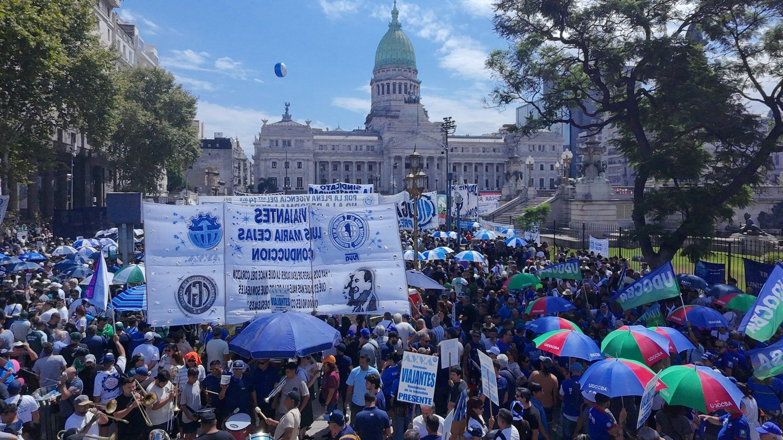 Paro de la CGT: el Gobierno le descontará el día a los empleados que se adhieran a la medida