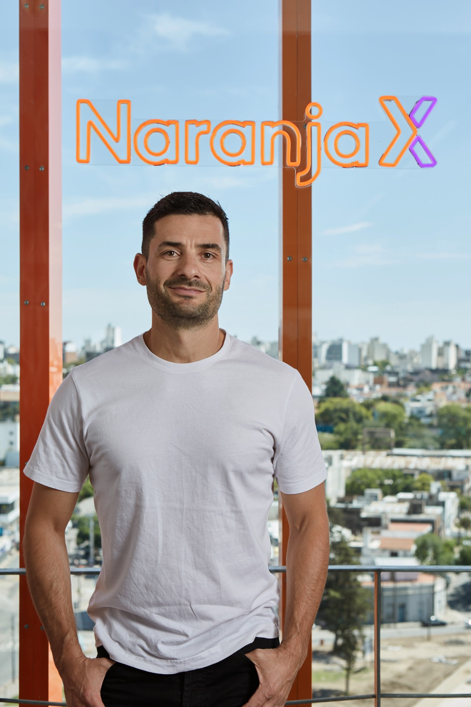 La mente maestra detrás de la evolución IT de Naranja X: la historia de Gonzalo Ozán