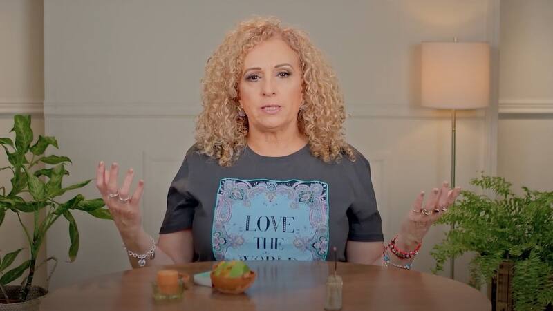 El ritual de Mizada Mohamed combina elementos naturales para purificar y revitalizar el aura.