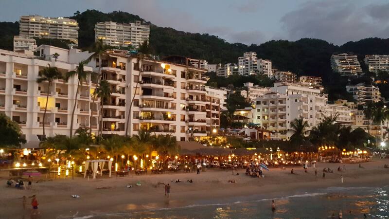 Este destino tropical se destaca por su seguridad, ambiente relajado y bajo riesgo de huracanes (Fuente: Another Believer / Wikimedia Commons)