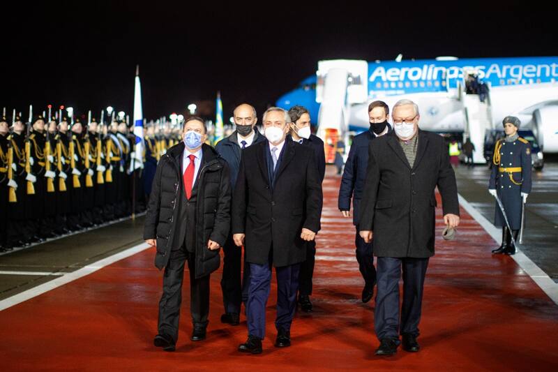 La foto oficial de la llegada de Fernández a Moscú
