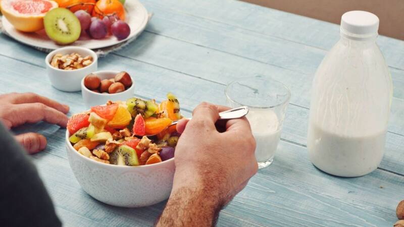 La fruta que fortalece los huesos, contribuye a producir colágeno y combate la artritis.