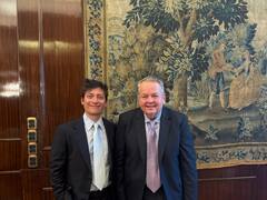 Santiago Caputo recibió a un viejo estratega de Trump: FMI, energía y elecciones en agenda