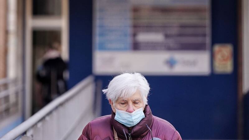 Epidemia de gripe: los mayores de 65 años, ¿deberán usar mascarilla obligatoria?