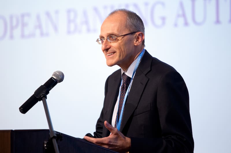 El BCE explica cómo las subidas de tipos se convierten en la gran amenaza para la bancaFuente: Wikipedia