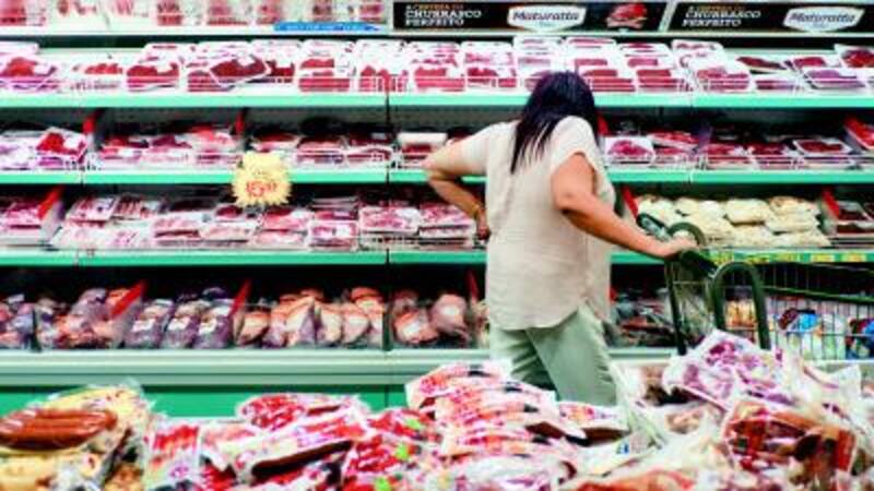 Las altas tasas de las tarjetas de crédito que superan el 300% frenan el consumo