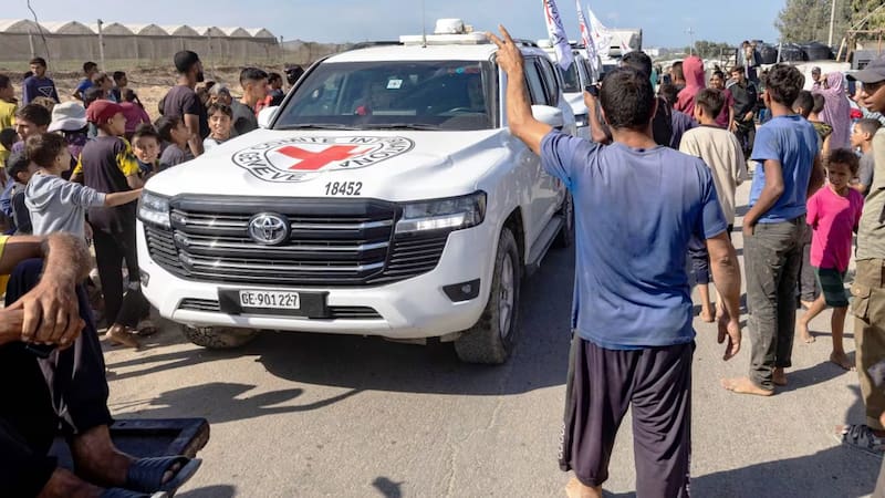 Israel confirmó que Hamas entregó los primeros cuatro cuerpos de un total de 28 rehenes muertos.