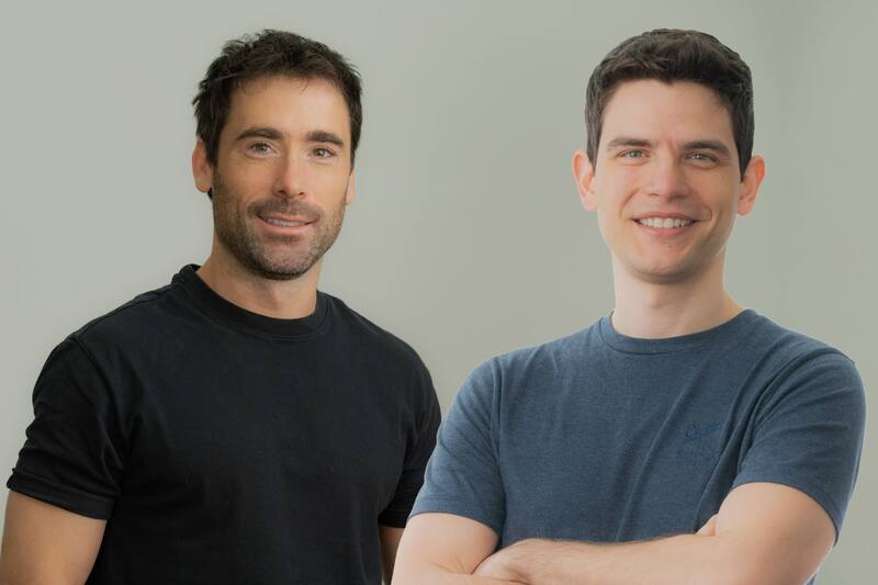 Kevin Halbinger y Matías Duarte, COO y CTO de Steplix, la desarrolladora de software contratada por X-28 para su actualización tecnológica.