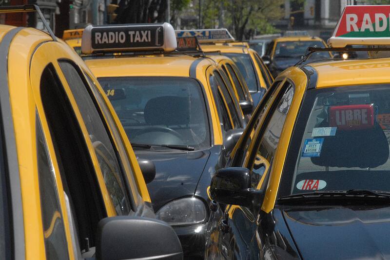 La tarifa de los taxis aumentará en un estado de México en 2025. Fuente: Shutterstock