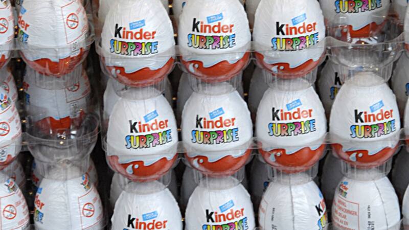 Retiraron productos de chocolate Kinder del mercado europeo antes de las Pascuas