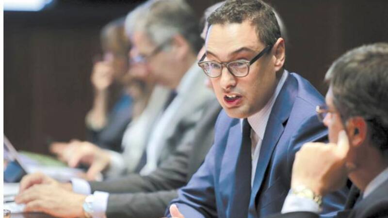 Leandro Cuccioli tiene sobre su mesa dos dictámenes contradictorios