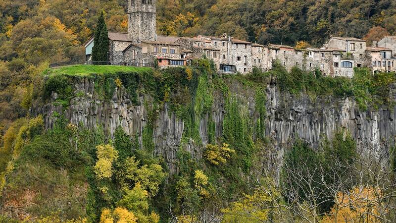 Escapadas: este pueblo medieval es uno de los más pequeños de Girona y tiene 926 habitantes