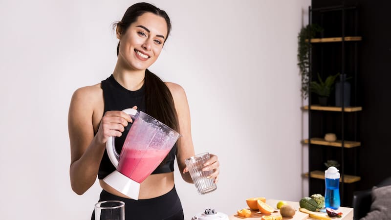Un batido nutritivo y equilibrado puede ser una herramienta eficaz para complementar una dieta enfocada en la pérdida de peso y mejorar el bienestar general del cuerpo.
