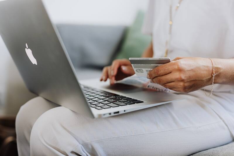 Podrás comprar los productos que desees en el sitio online o en almacenes.