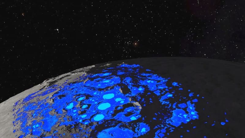 Un estudio confirma la presencia de agua y restos de volcanes en el lado oculto de la Luna, revelando nuevos detalles sobre su geología e historia.