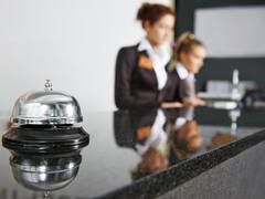 Emigrar: cómo y dónde buscar trabajo en hotelería para la temporada de invierno en Europa