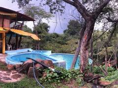 Hola relajación: las bonitas cabañas en Michoacán que tienen albercas de aguas termales y están rodeadas de selva