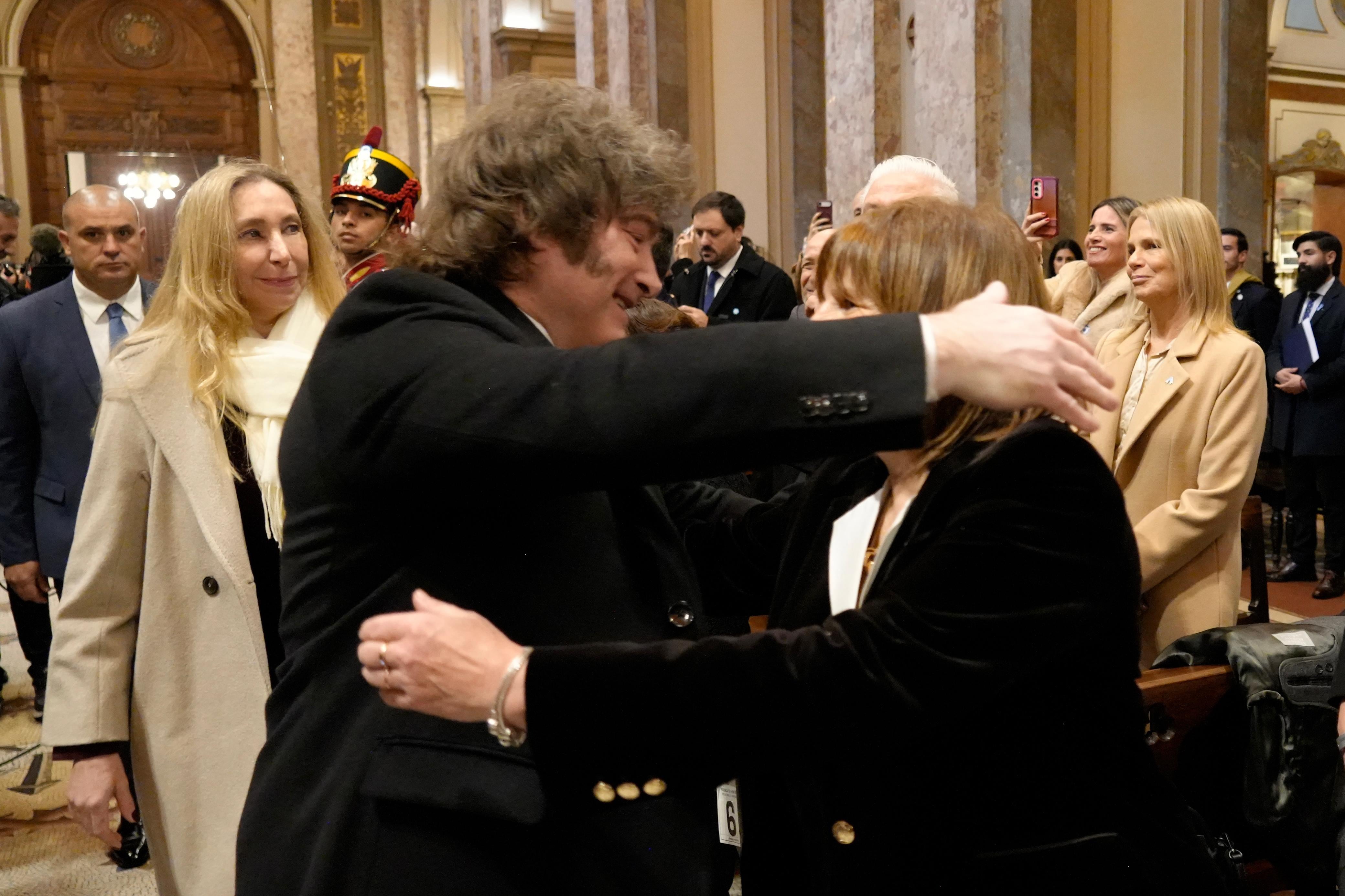 Javier Milei saluda a Patricia Bullrich en el Tedeum del 25 de Mayo (Fuente: Presidencia)