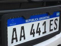 Cambian las patentes: por la falta de chapas, el Registro Automotor tomó una importante decisión