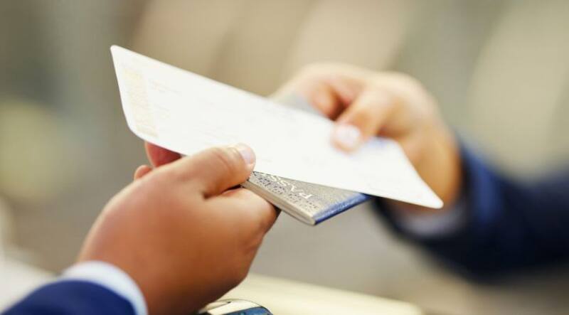 Alerta aeropuerto | Estados Unidos prohibirá la entrada a las personas que no hayan comprado esto.