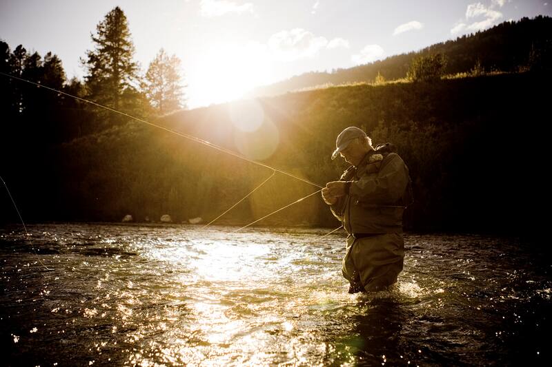 El fundador de Patagonia y una de sus pasiones, la pesca con mosca