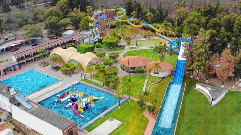 El Balneario Municipal de Tonatico ofrece entradas accesibles para toda la familia. El parque acuático tiene instalaciones dedicadas a los niños. Foto: Instagram @tonaticomexico