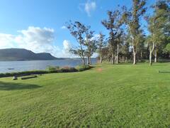 Escapadas: la laguna de ensueño que queda a 40 minutos de Mar del Plata y está escondida en el medio de las sierras