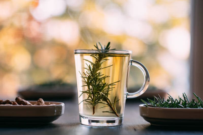 El romero fortifica los huesos. Fuente: iStock.