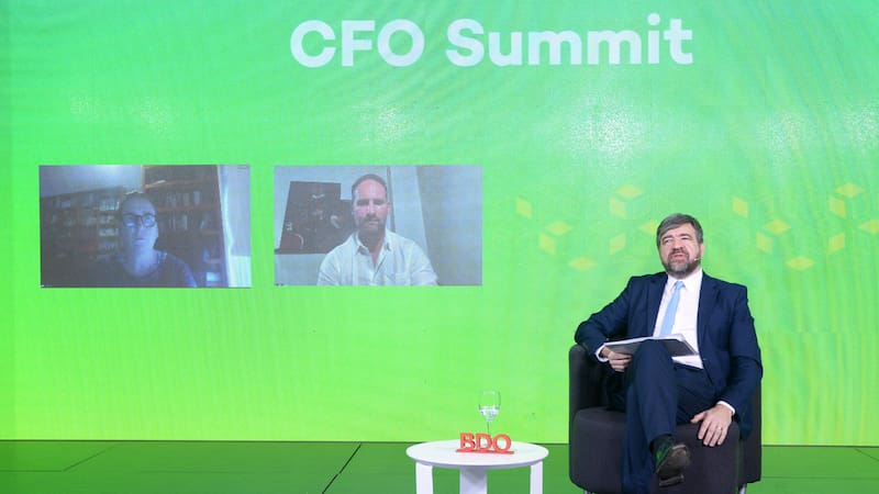 Dal Poggetto (EcoGo), Álvarez (Bituin), con Hernán de Goñi (El Cronista)