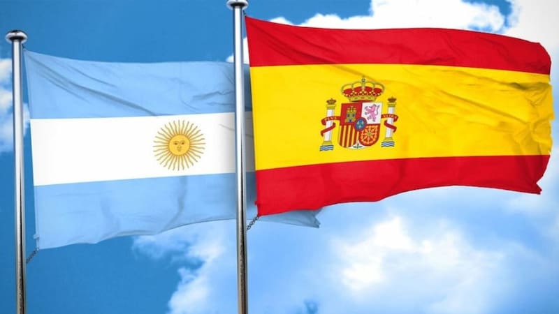 Es argentina, pero ahora vive en España y se sorprende por la diferencia en los precios: "Puedo comer salmón y palta".