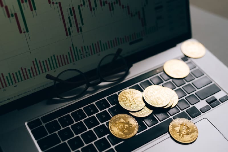 La cotización de las principales criptomonedas en España (foto: Freepik).