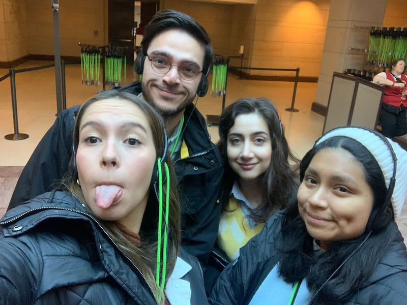 Natasha junto a sus compañeros en Estados Unidos.