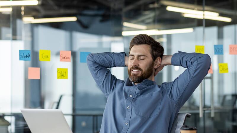 La reducción de la jornada laboral, cada vez más cerca: su aprobación ya tiene fecha, ¿cuándo entraría en vigencia?