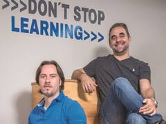 Dejaron su trabajo en una multi y para mantenerse se pusieron a dar clases: sin querer encontraron un negocio de $ 237 M