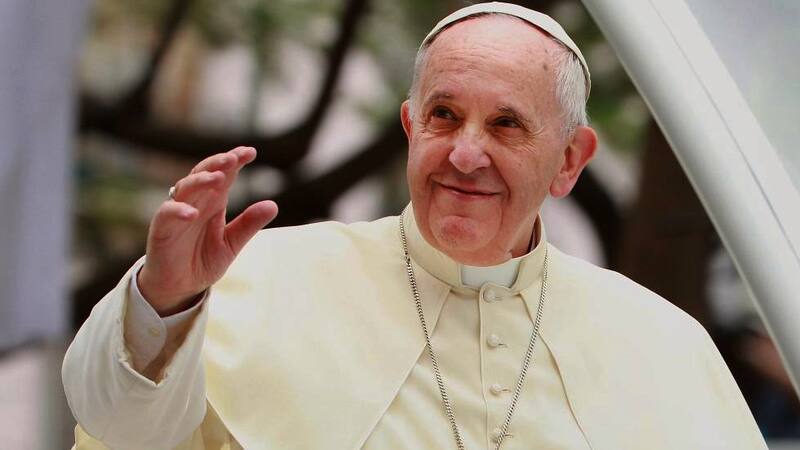 Cambia la Iglesia católica: el Papa Francisco impone a los obispos incluir una mujer.